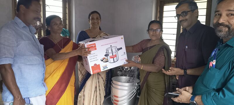 പ്രമാണം:13444 KITCHENUTENSILS24 KNR.jpg