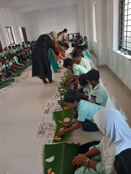 പ്രമാണം:13657-sadya1 -2022.jpeg