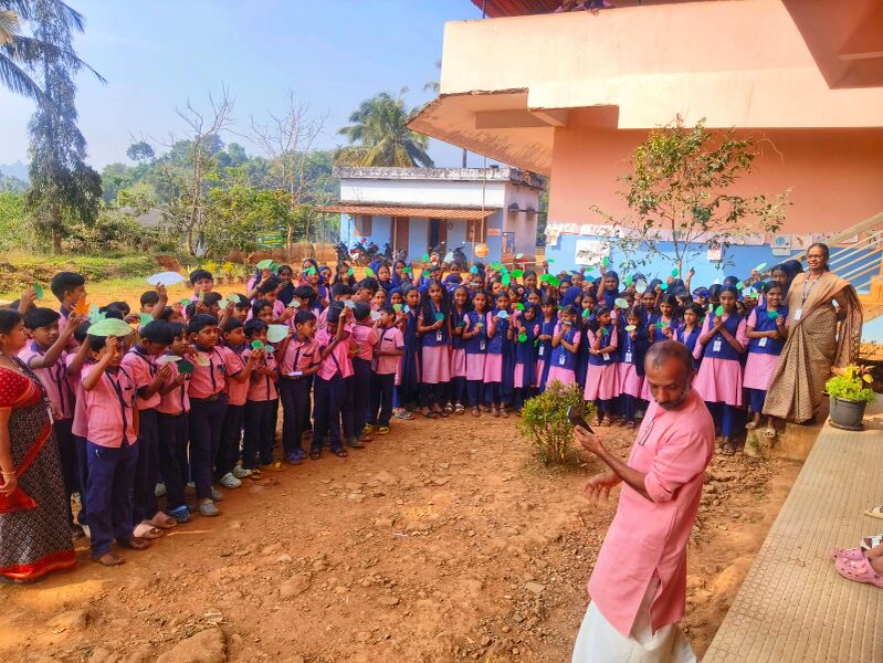 പ്രമാണം:15253NEW YEAR RESOLUTION TREE.jpg