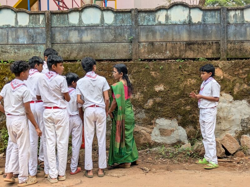 പ്രമാണം:16064 Gandhijayanthi JRC.jpg