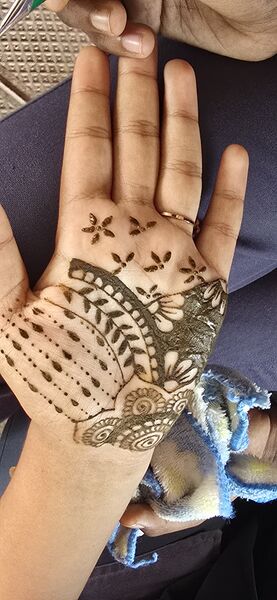 പ്രമാണം:25057-mehendi1.jpg