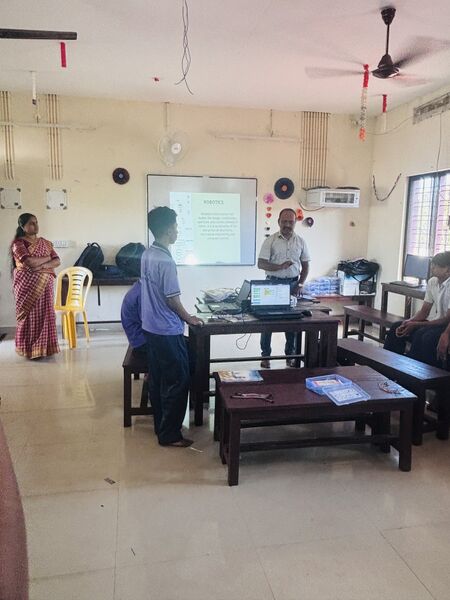 പ്രമാണം:34044-GHSM-ROBOTIC CLASS FOR 10THSTD 2026-12.jpeg