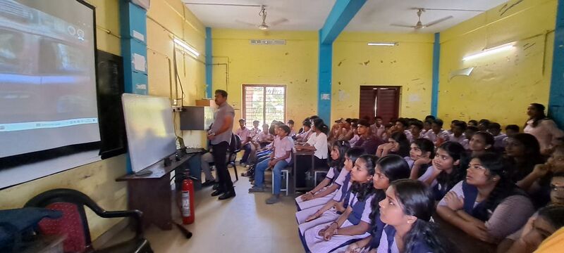 പ്രമാണം:41112 klm 21.jpeg