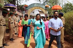 42024 schoolday7.jpg