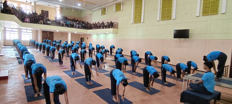 പ്രമാണം:42041 yoga 4.jpg