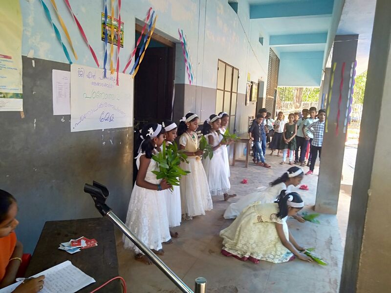 പ്രമാണം:48502 Padanolsavam.jpeg