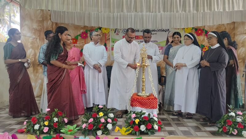 പ്രമാണം:Annual 46058 2.jpg