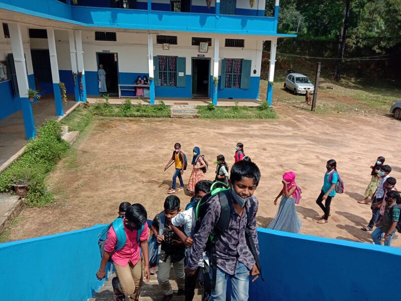 പ്രമാണം:BS21 KTM 32012 3.jpg