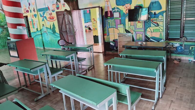 പ്രമാണം:11054-hightech class room.jpeg