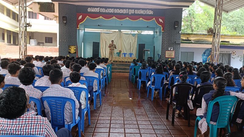 പ്രമാണം:12031-GHSS KUTTAMATH- AGAINST DRUGS CAMP.jpg