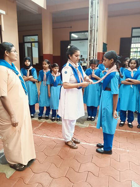 പ്രമാണം:16002 scarfday4.jpg