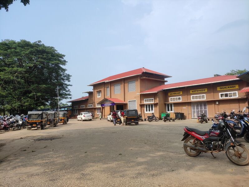 പ്രമാണം:16046 RAILWAY STATION.jpg