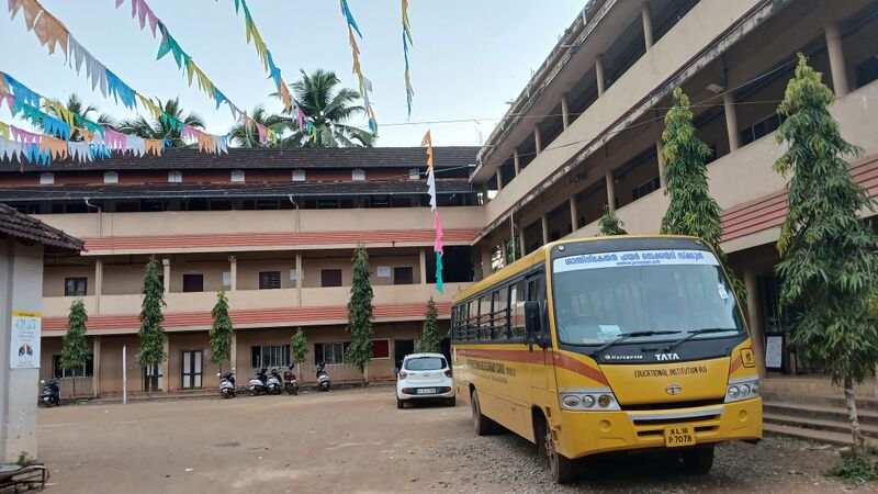 പ്രമാണം:16059 School Entrance.jpg