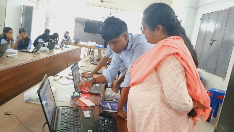 പ്രമാണം:21060 lk evaluation.jpg