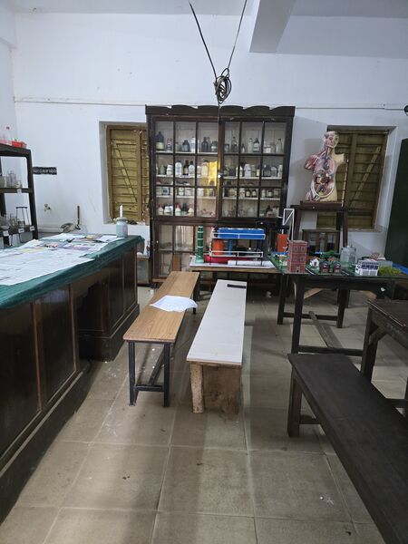 പ്രമാണം:25068 science lab.jpg