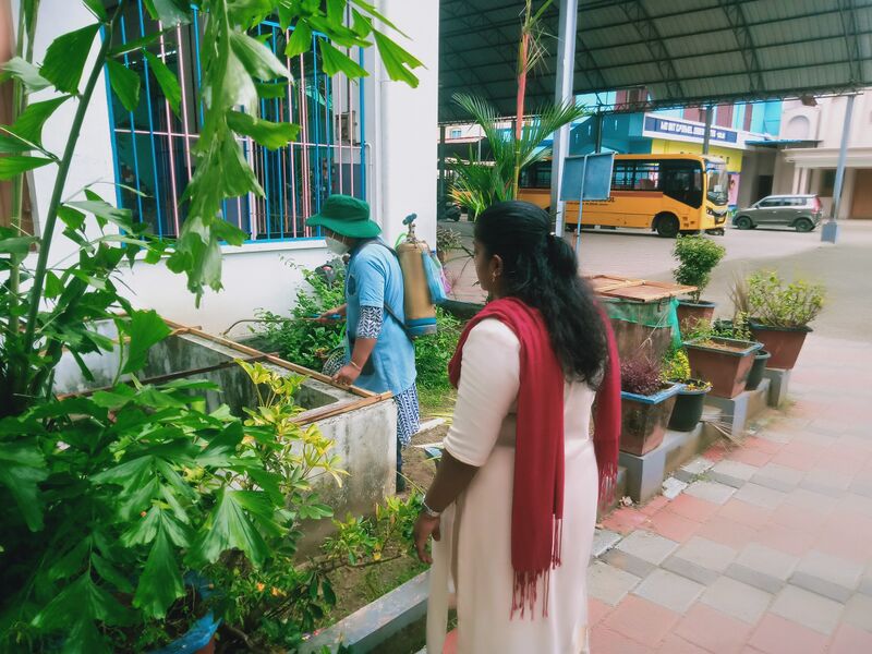 പ്രമാണം:26036 കായിക മേള പരിസരശുചീകരണം.jpg