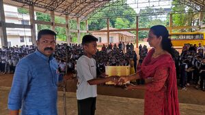 29041 laharivirudha dinam1.jpg