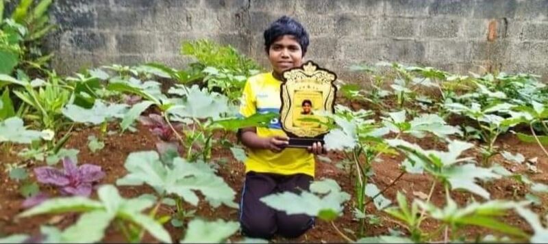 പ്രമാണം:38062 kuttikarshakan.jpeg