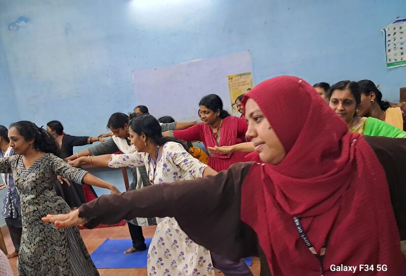 പ്രമാണം:43240 yoga2.jpg