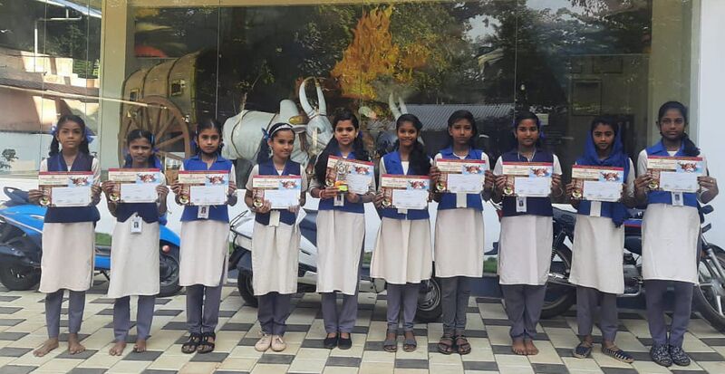 പ്രമാണം:44354 KALOLSAVAM.jpg