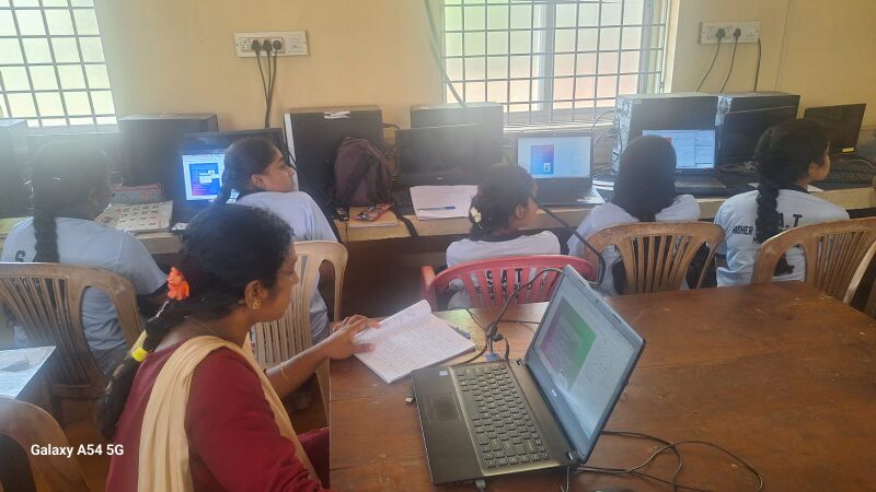 പ്രമാണം:11007 LK summer3.jpeg