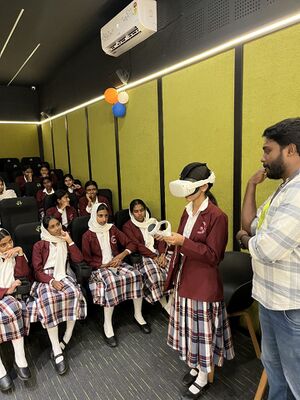 15086 industry visit.jpg