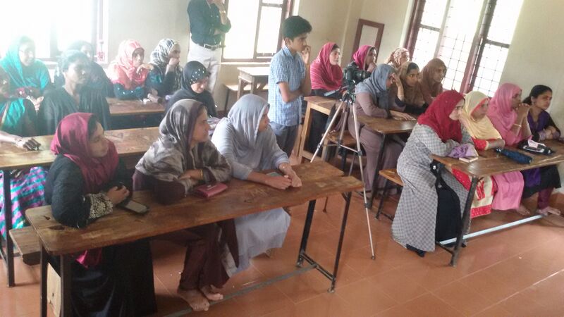 പ്രമാണം:15088 parent@school it training.jpg