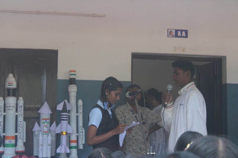 പ്രമാണം:34046 Moon1.JPG