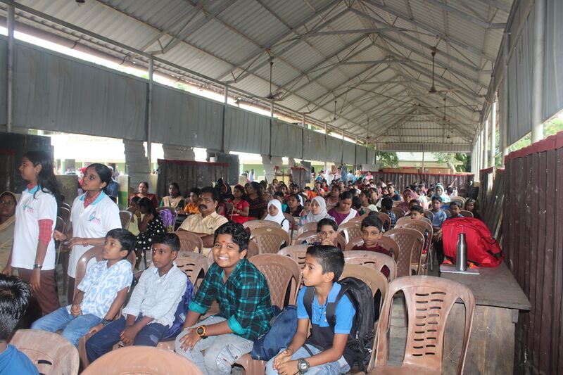 പ്രമാണം:36015 Students.jpg