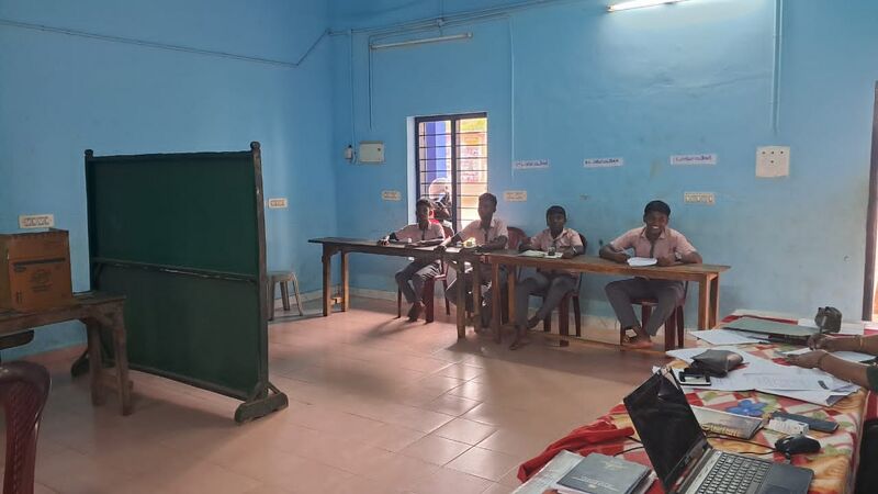 പ്രമാണം:BS TVM 44066 ele.jpeg