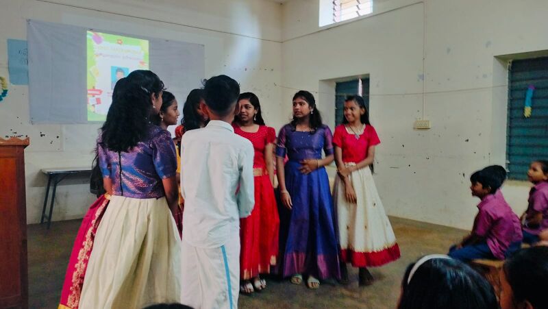 പ്രമാണം:21068 club 11.jpeg