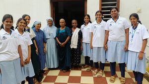 22071-TSR-oldagehomevisit lkstudents1.jpg