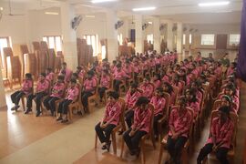 സെമിനാറിൽ പങ്കെടുക്കുന്ന കുട്ടികൾ