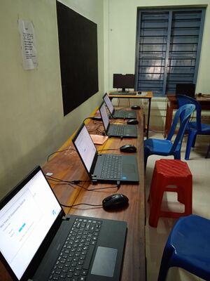 31087-hightech - UP lab.jpg