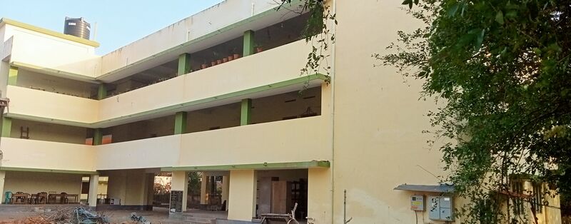 പ്രമാണം:34006 schoolbld.jpg