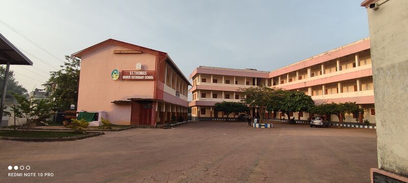 പ്രമാണം:37013 School .jpg