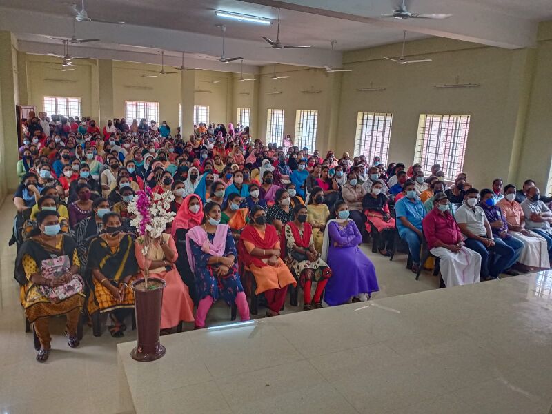 പ്രമാണം:40031-PTA Meeting.jpg