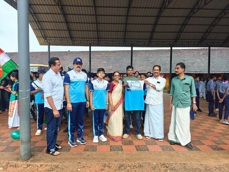 പ്രമാണം:42048 LK UNIFORM .jpg(1).jpeg