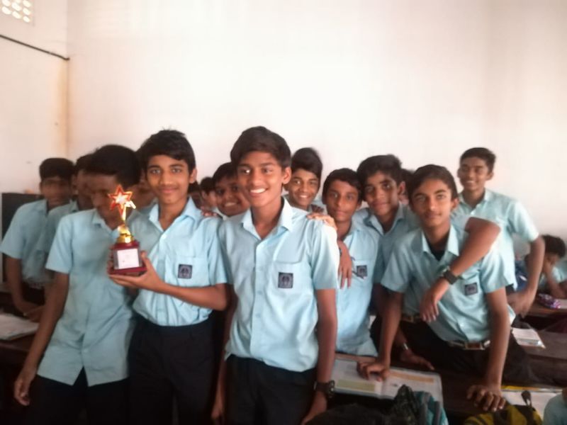 പ്രമാണം:School 152.jpg