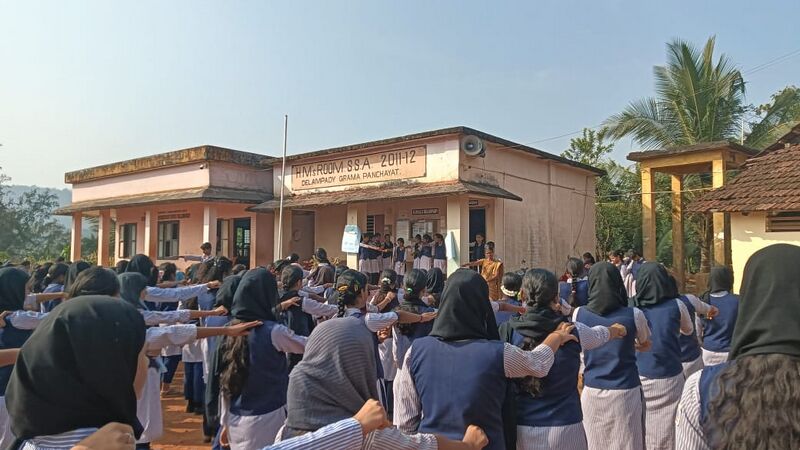 പ്രമാണം:11032 school ground.jpeg