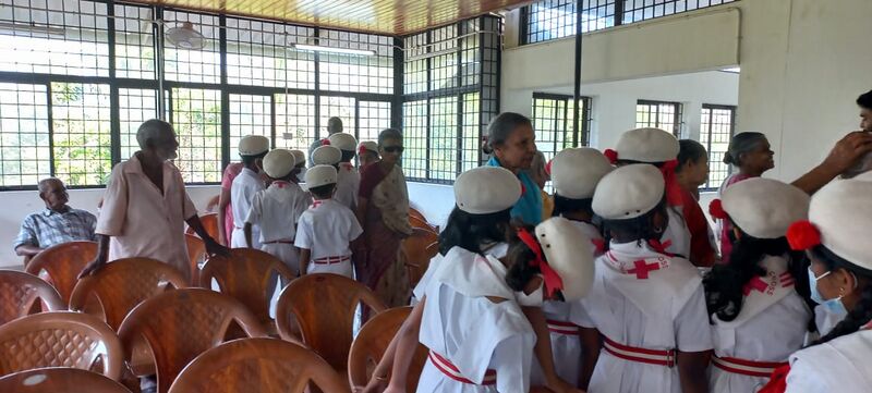 പ്രമാണം:11453 visiting old age4.jpeg