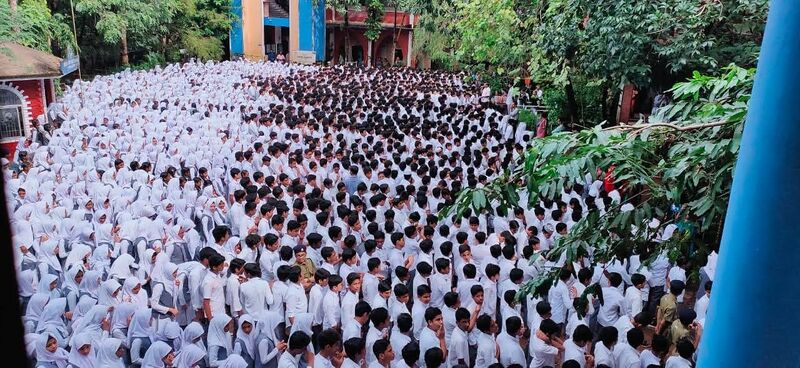 പ്രമാണം:14031-school assembly.jpg