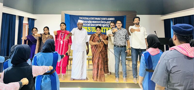 പ്രമാണം:16042 paristhidhidinam25 hss2.jpg