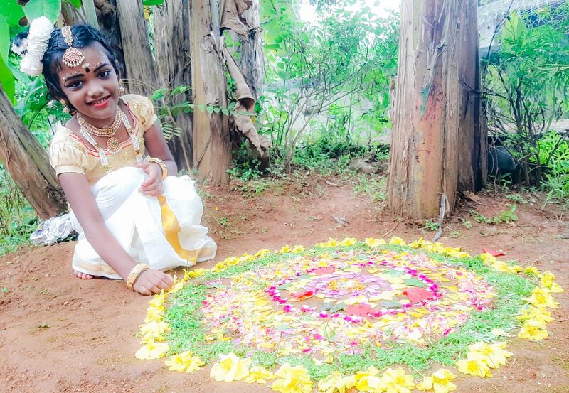 പ്രമാണം:29359 malayalimanka 42.jpeg