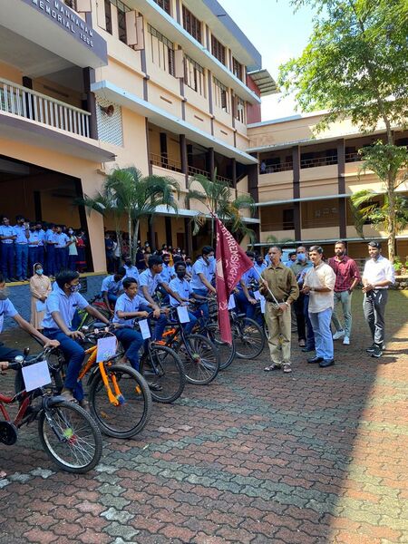 പ്രമാണം:33056+cycle 1.jpeg