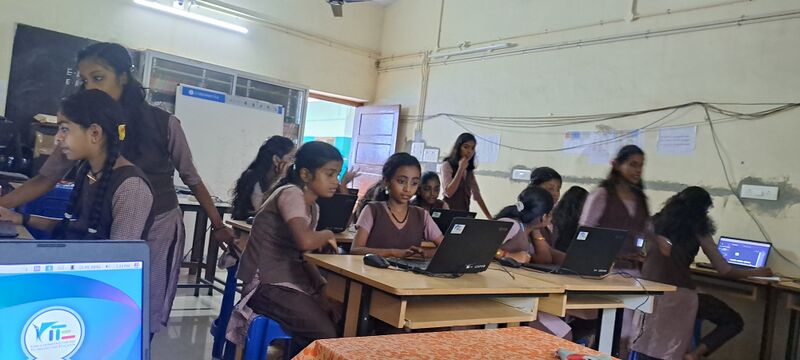 പ്രമാണം:44055 LK up helping.jpg