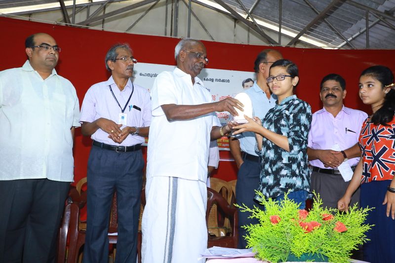 പ്രമാണം:Anugraha mani hindi speach.JPG