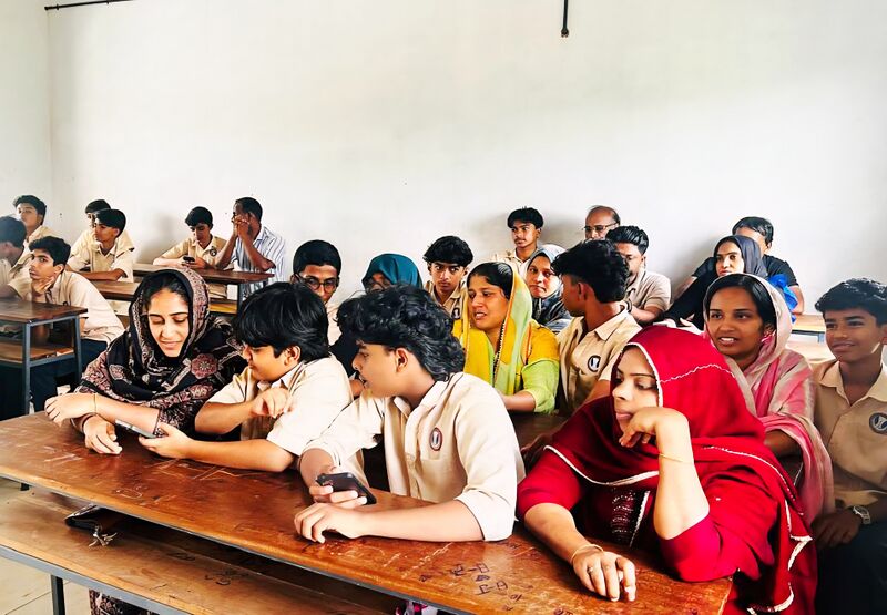 പ്രമാണം:Drcmlp-ai-18098 ai training 1.jpg