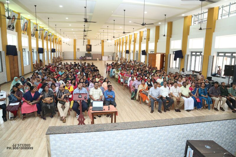 പ്രമാണം:LKM dist WS ALP3.jpg