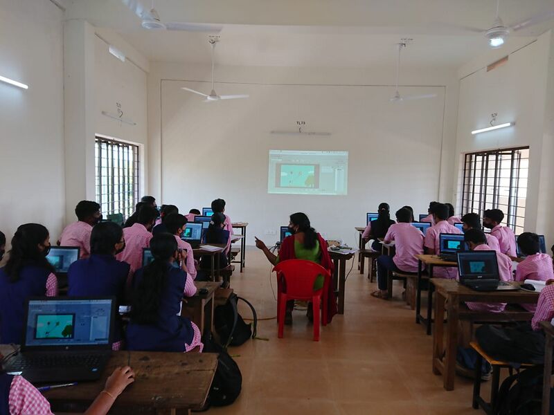 പ്രമാണം:L K 12044.jpg